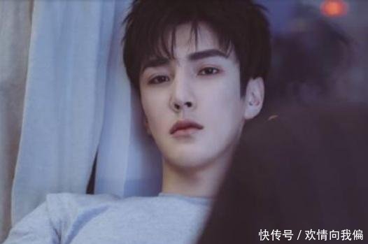 期待十年的《大约是爱》终于上映,彦希变身霸