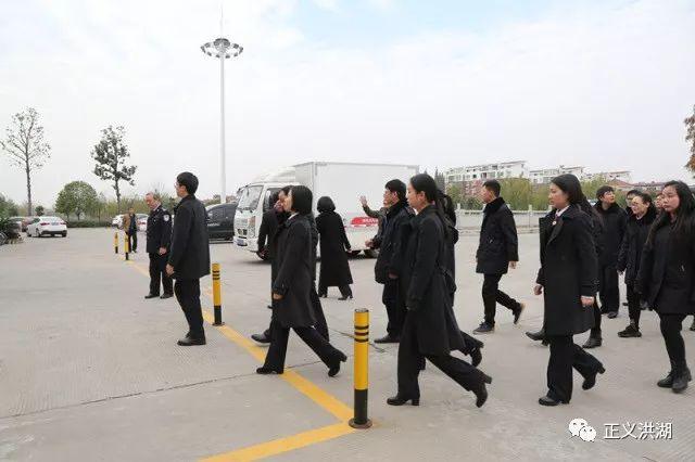--洪湖市检察院青年干警赴江北监狱接受警示教育