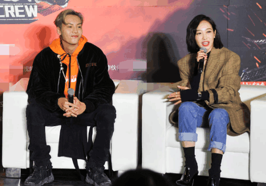 在一起了! 陈伟霆发文公开恋情: 用尽一生遇见