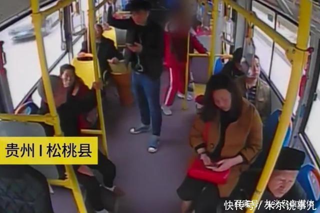 司机女生在公交车上晕倒,说唱6分钟送到女生!初中非医院主流图片