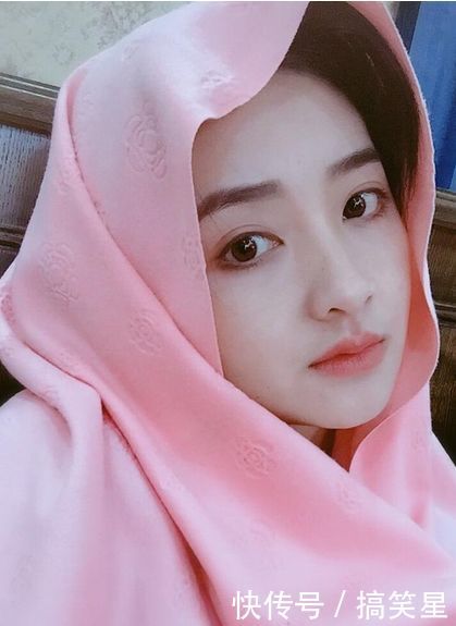 她曾是《花千骨》中赵丽颖的替身,如今的她呆