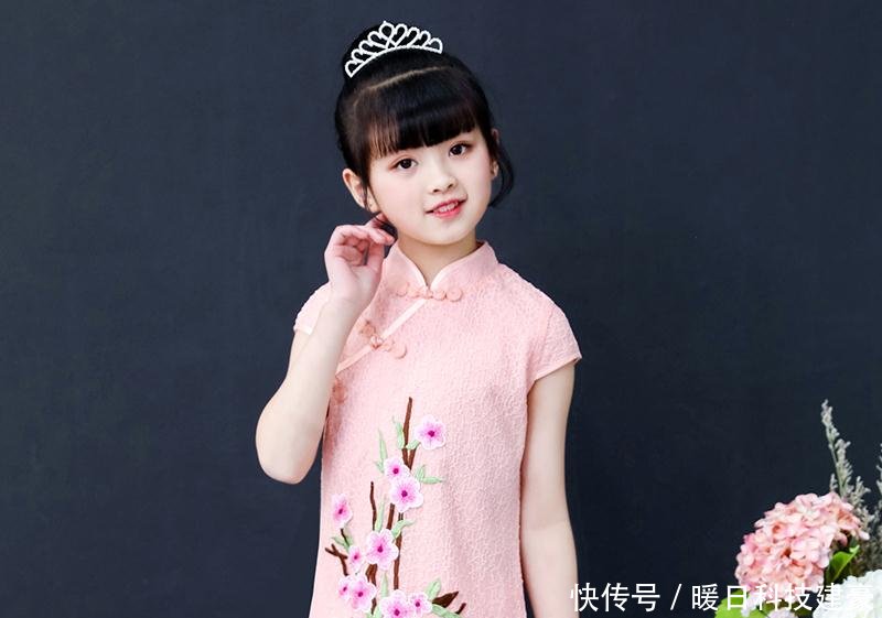 旗袍小女孩 t0169024b06ae762f87.jpg
