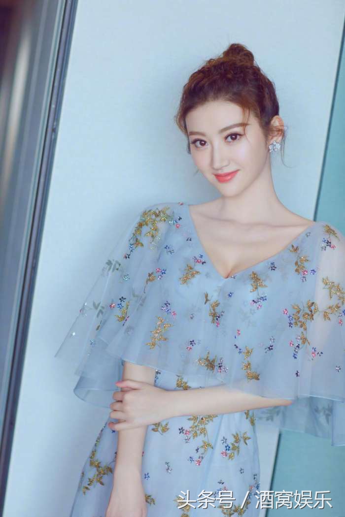 同件Dior高定裙,赵丽颖小清新,景甜洋气,范冰冰