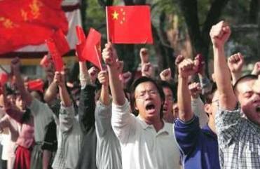 国内大事 1999年5月9日,河北文学界在省作协举行座谈会,愤怒声讨北约