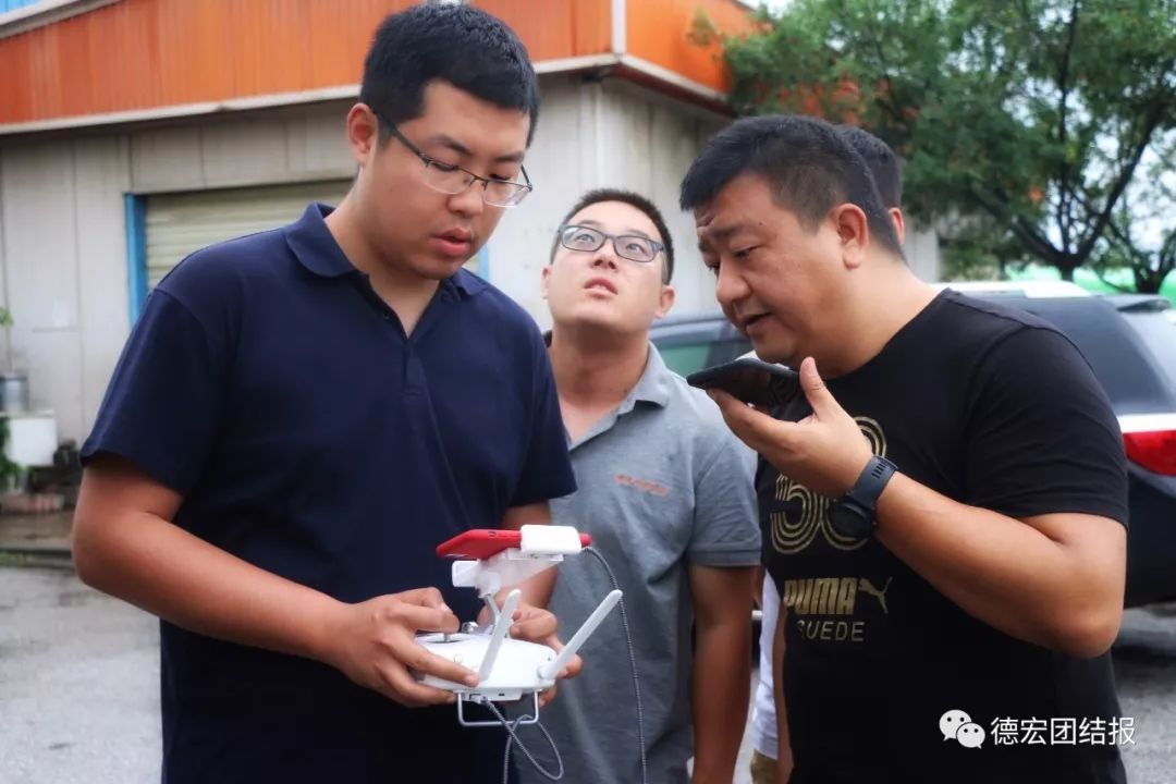 《魅力中国城》摄制组到德宏取景