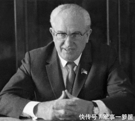 1969年勃列日涅夫遭遇刺杀，23年后却把自己想象成了俄罗斯英雄！