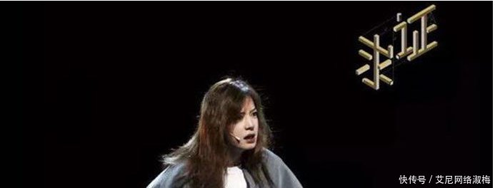 赵薇与好友深夜买醉,全程黑脸示人心情不好,好