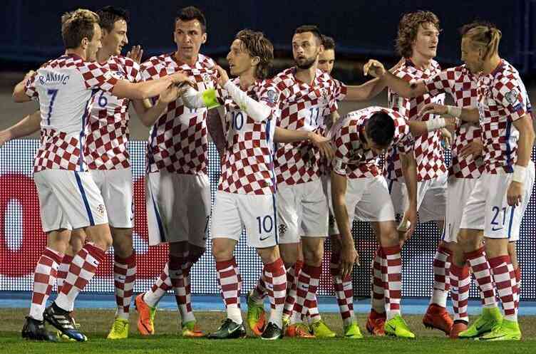 法国队叫高卢雄鸡,阿根廷队叫潘帕斯雄鹰,国足