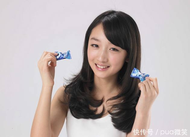 激起女人的兴趣,她会主动找你