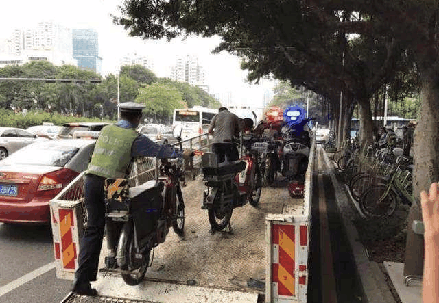 电动车酒驾, 车主被吊销C1驾照5年: 厂家要赔偿