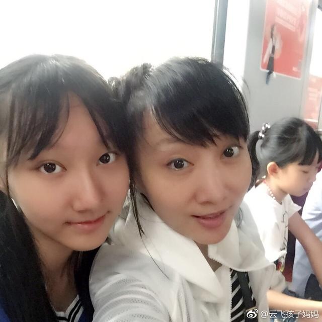 《星光大道》一炮而红,成名后抛妻弃女娶娇妻