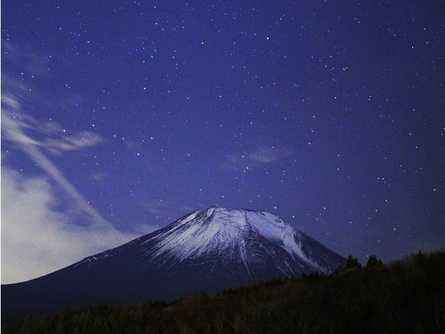 富士山下图片_WWW.66152.COM