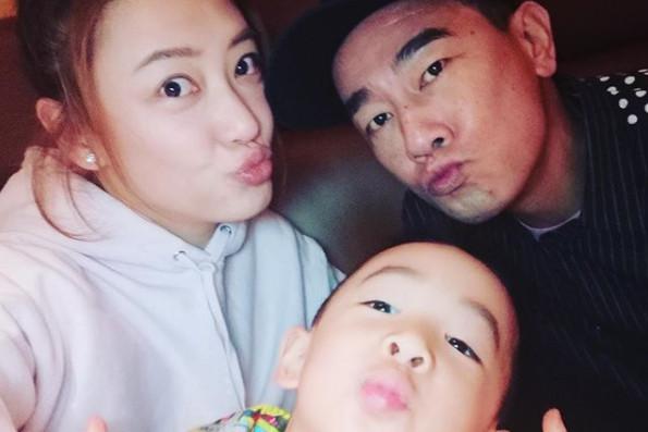 Jasper一听火星人歌曲小碎步飙舞,舞蹈天赋深