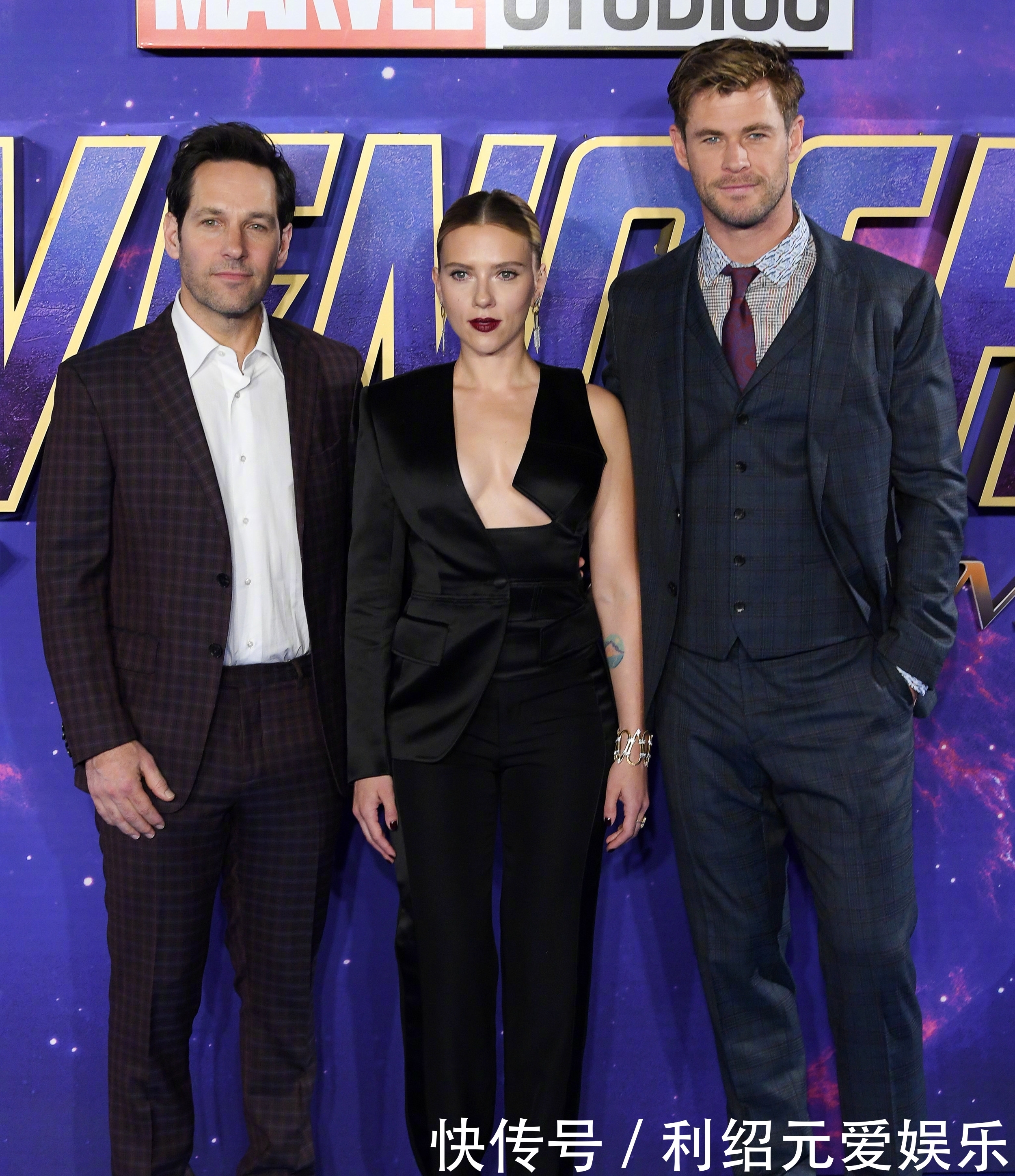 黑寡妇开领上衣秀身材,复联4见面会与雷神蚁人