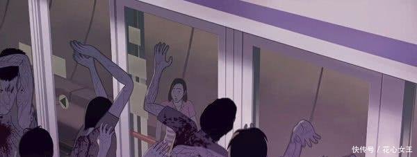 电影《釜山行》中,火车上第一个女丧尸,是怎么
