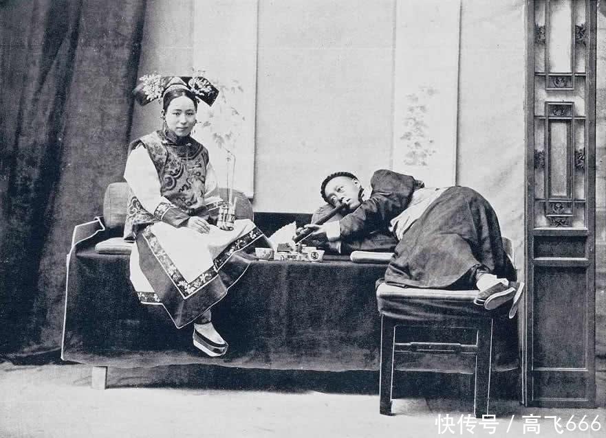 晚清鸦片的危害有多大?看了这组老照片就明白了,图五女子媚态十