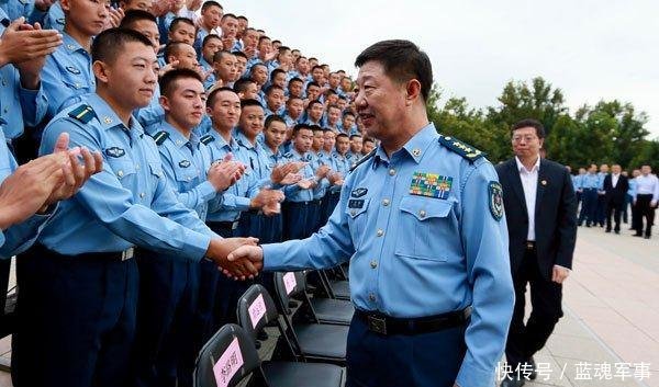 中国现役空军上将一览表其中一位是军委副主席