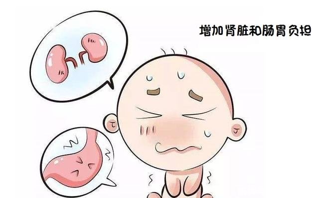 宝宝多大才能吃大人饭?奶奶喂得早、妈妈喂