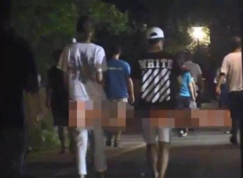 正脸照出炉！七夕刚过去没多久，王宝强就恋爱了？