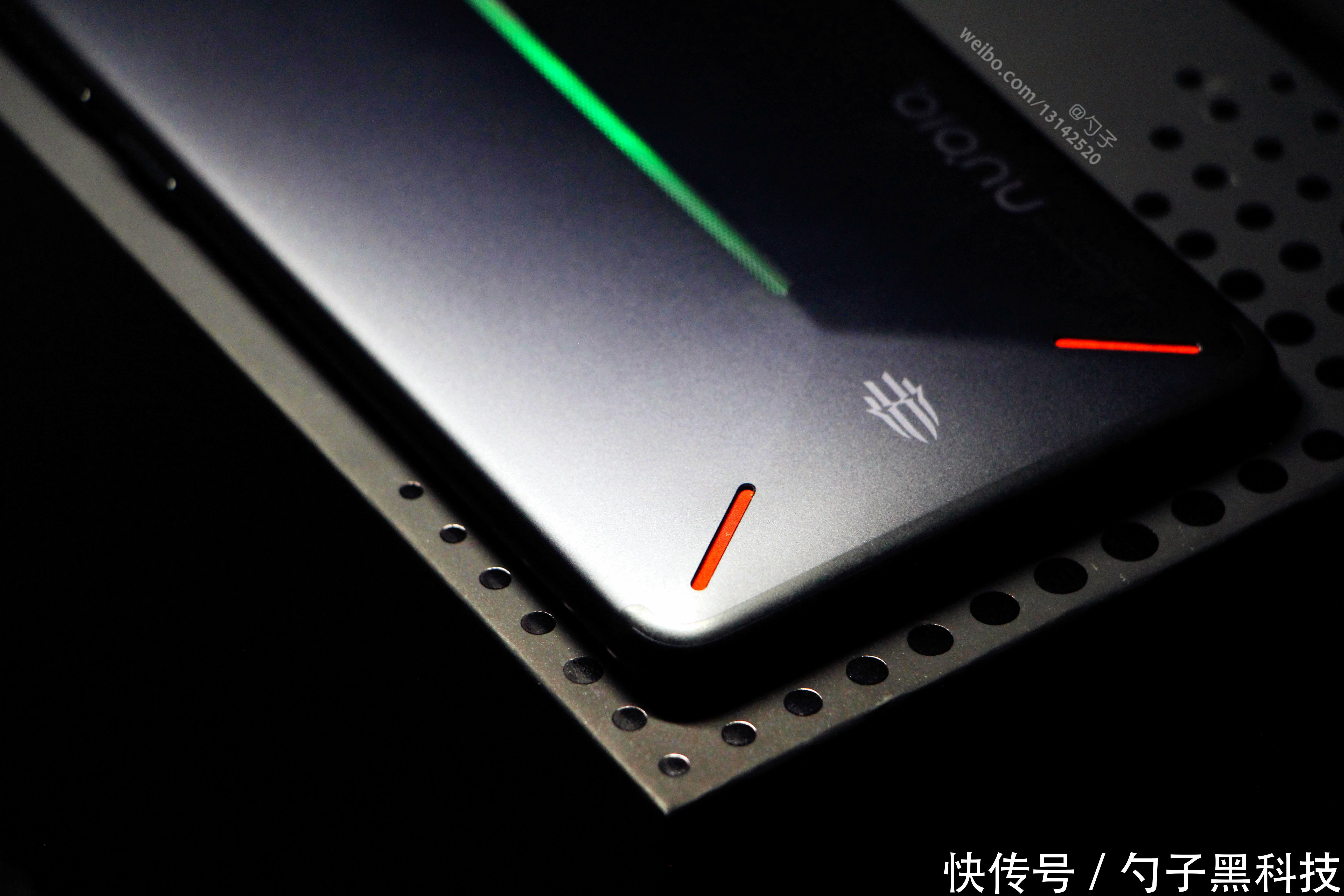 努比亚红魔电竞游戏手机,从设计到性能都帅到没有朋友的存在!