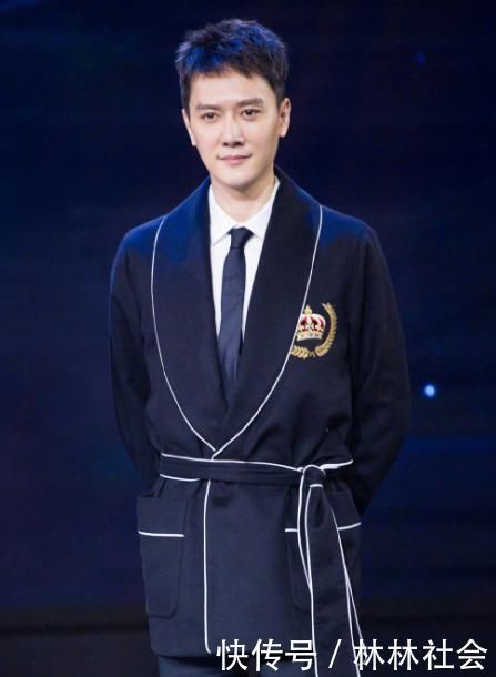 冯绍峰是不是花花公子呢看图就知道了,有点心