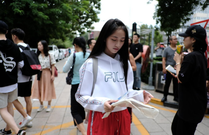 北京电影学院2018级新生报到入学,俊男美女如