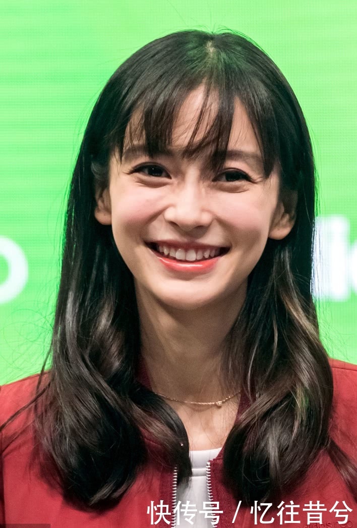 杨颖早期活动照片曝光,无修无美颜,这颜值美吗