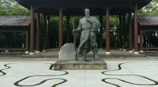 广东梅州、福建龙岩和江西赣州,哪个城市发展的相对较好?