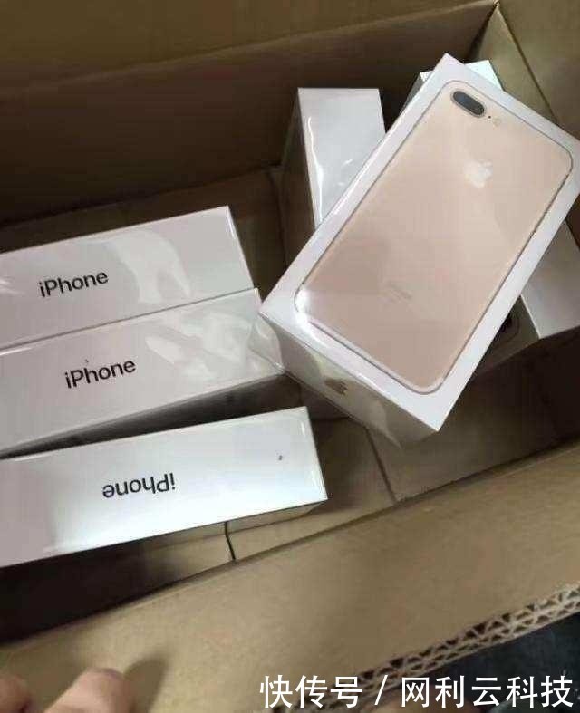 iPhone X刚掉水里就变这样?苹果店员回应:不是