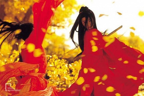 2002年张艺谋的武侠电影《英雄》横空出世