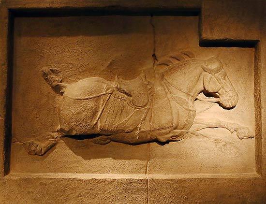 言要屠西安城,还把中国国宝卖给美国人,最后被