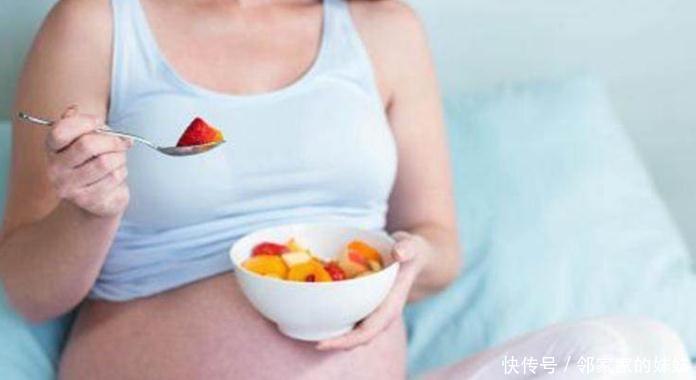 孕妇刚吃完饭别做这4件事,对胎儿有影响,不知