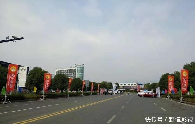 t01832cd9f4d761b178.jpg?size=640x408