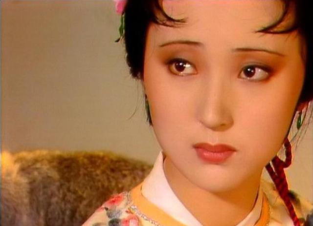 描写林黛玉外貌的那一段话,被翻译成英文会怎