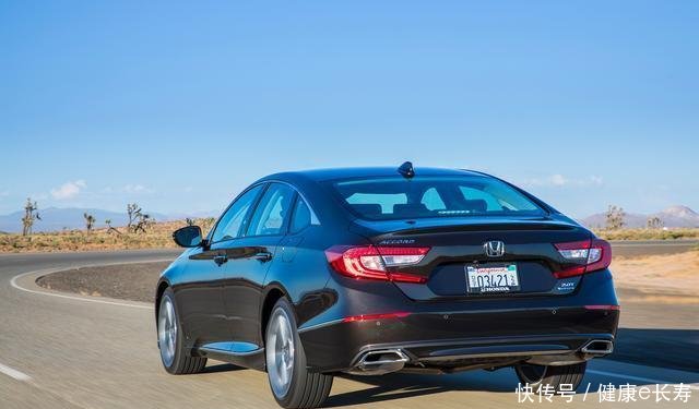 8代凯美瑞和10代雅阁哪个好,听内行人一说,知