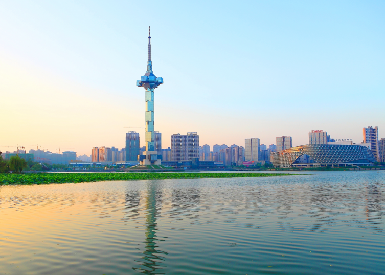 中国gdp经济增长图_2018中国gdp城市100(3)