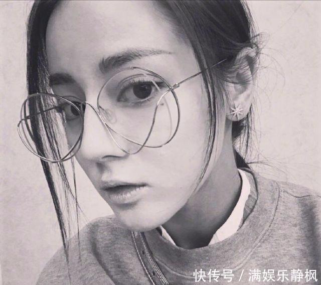 娱乐圈中女星的黑白照片:baby性感,李沁霸气,赵