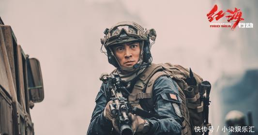 为拍戏做出变化的明星,杜江因这戏健身一个月