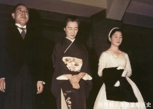 嫁入皇室就一定开心 美智子皇后母亲的眼神就