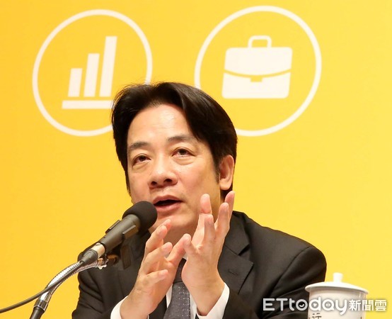 香蕉滞销农民苦不堪言 赖清德推\"带皮沾酱油\"吃法被骂翻