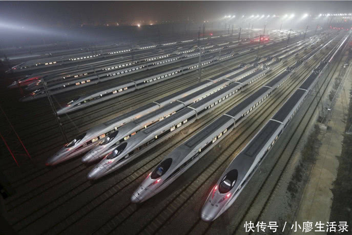 中国高铁客流量巨大,一年能赚多少钱?答案让人大跌眼镜!