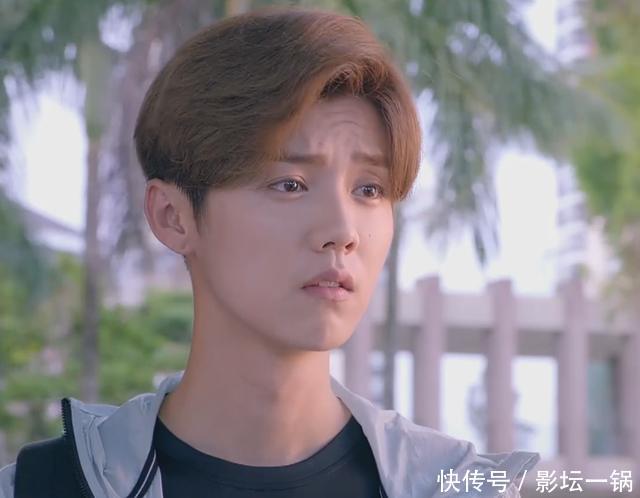 《甜蜜暴击》鹿晗游泳,衣服也穿太多了吧?网友