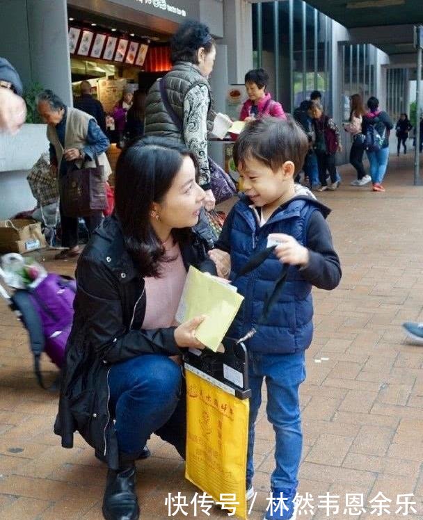 郭晶晶在今年1月已生下第三胎女儿,网友说,太