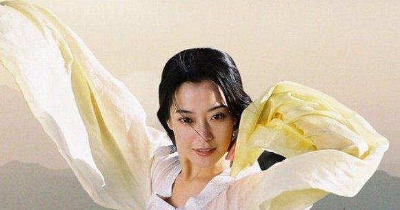 演古装剧的韩国女星,两个成了中国媳妇,一个怀