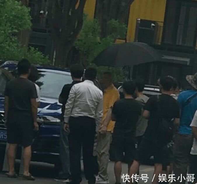 受崔永元范冰冰风波影响?冯小刚现身《手机2