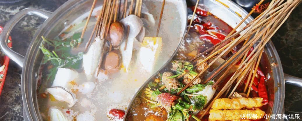 姑娘解锁火锅新吃法,不用担心衣服上有味道了