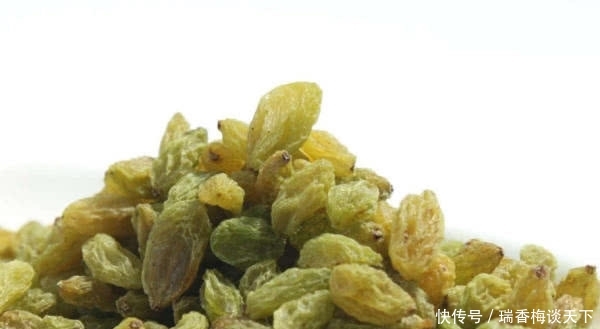 吸二手烟比吸烟还可怕,多吃这4种零食能排毒,