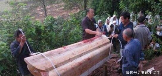 老人去世六年,儿子梦到老人说身上痒,挖开棺材