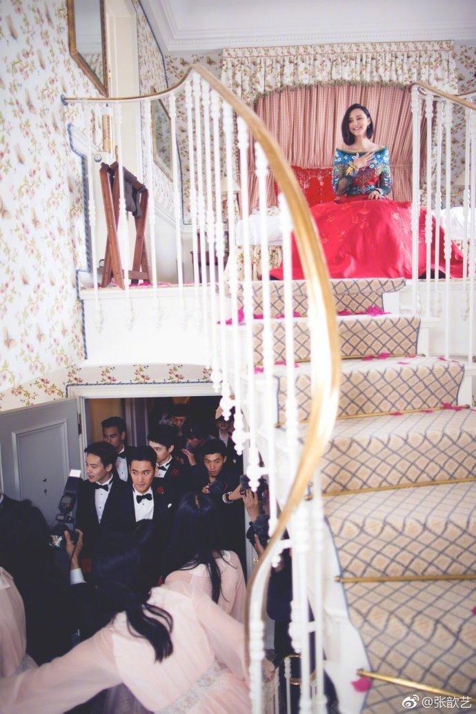 张歆艺袁弘结婚两周年 晒出罕见接亲照