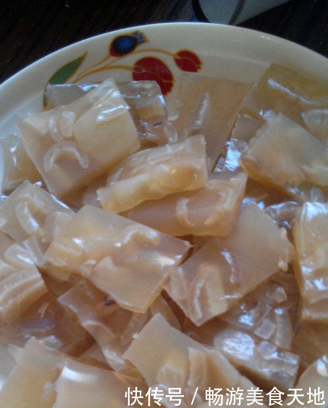 怎样做肉皮冻最简单做法 t019208018bf1fff24b.jpg